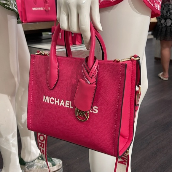 MICHAEL KORS
Mirella Small Pebbled Leather Crossbody Bag Tote 
Electric Pink
NWT - Picture 3 of 16